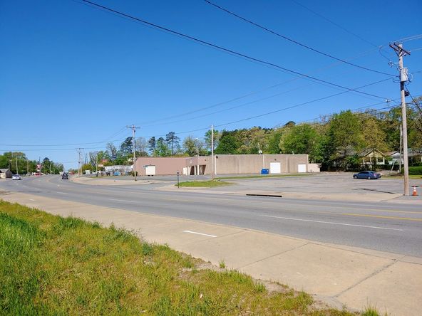 8301 Colonel Glenn Rd, Little Rock, AR 72204